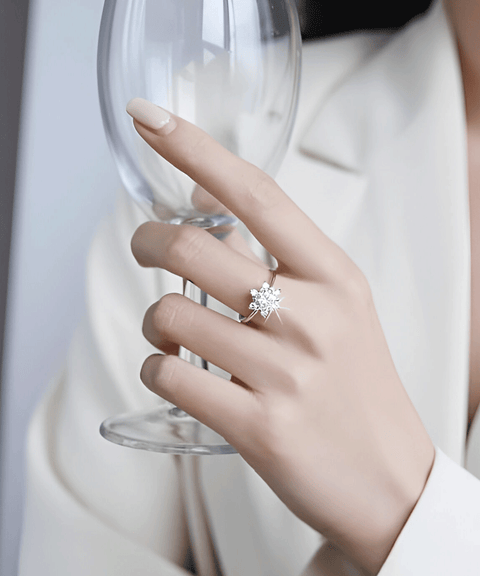 Pierścionek Moissanit Płatek Śniegu