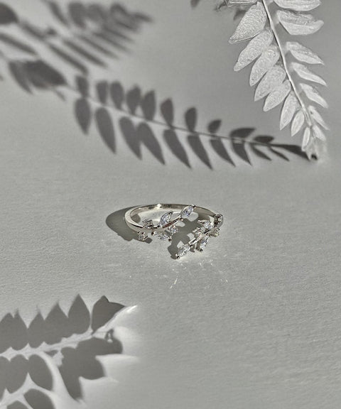 Moissanitowy pierścionek Flora