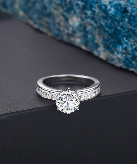 Pierścionek Moissanit Athena – Złoty